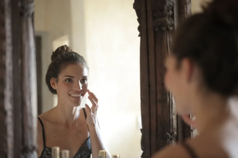 Seasonal Skincare: Adapting Your Routine for Weather Changes